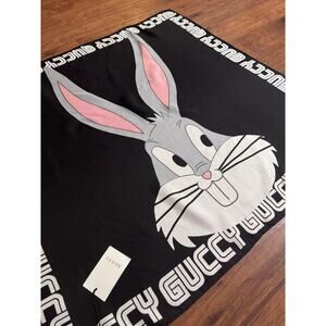 New Auth. Gucci Limited Edition 100% Silk Bugs Bunny Scarf Large